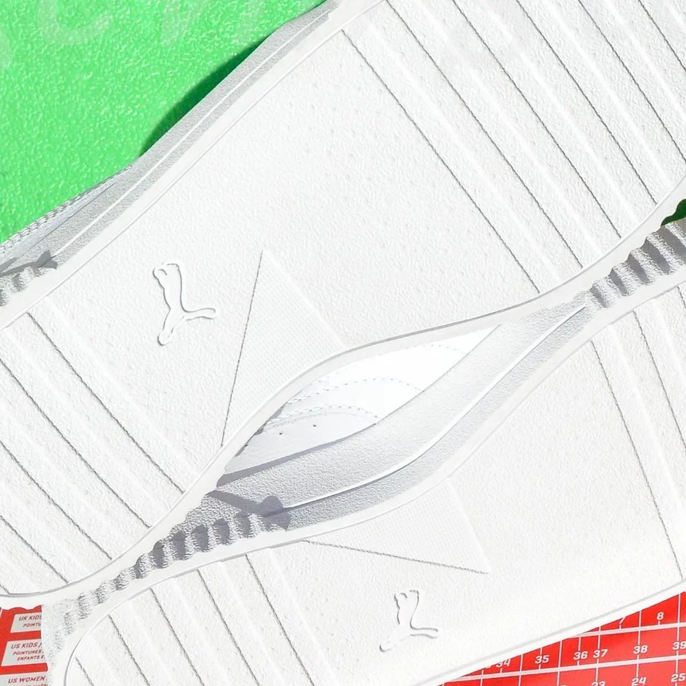 Puma Carina ladies white . Left: 8, right  :‎ 7.5